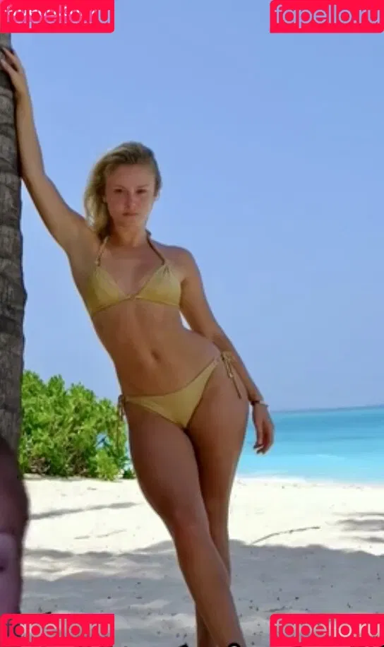 Zara Larsson / zaralarsson Onlyfans Photo Gallery 