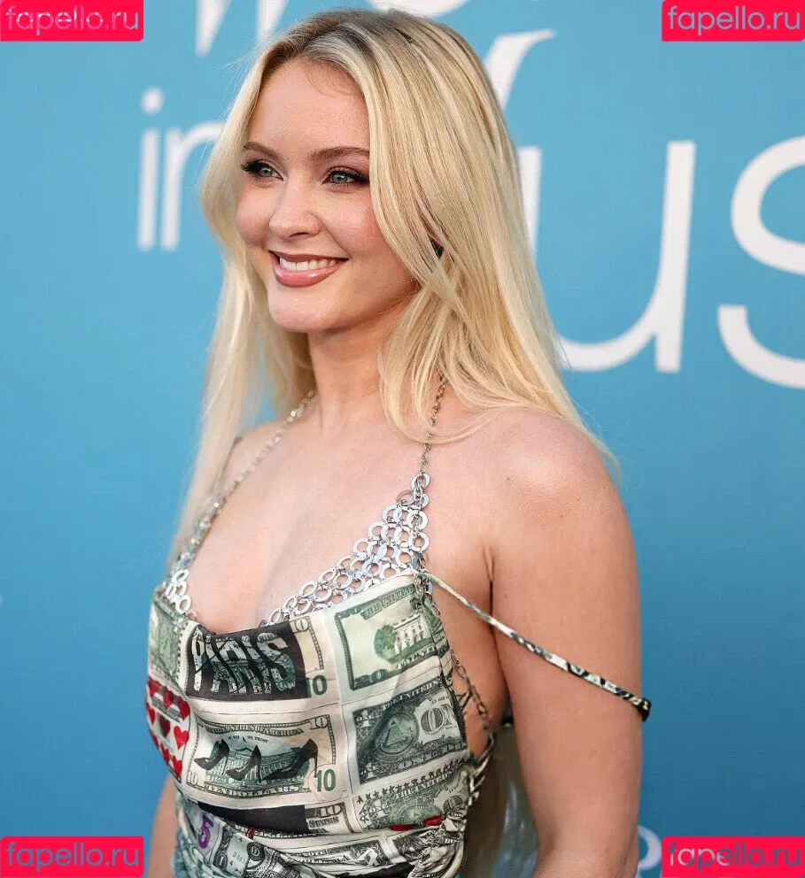 Zara Larsson / zaralarsson Onlyfans Photo Gallery 