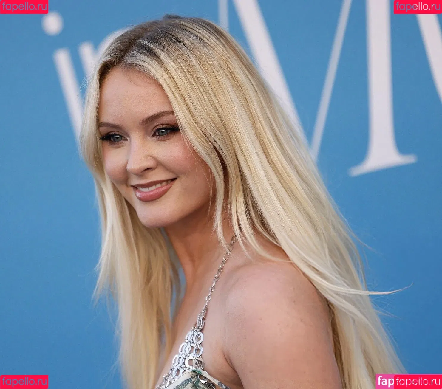 Zara Larsson / zaralarsson Onlyfans Photo Gallery 