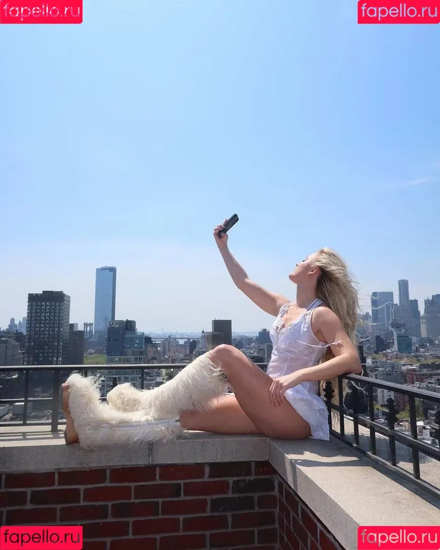 Zara Larsson / zaralarsson Onlyfans Photo Gallery 