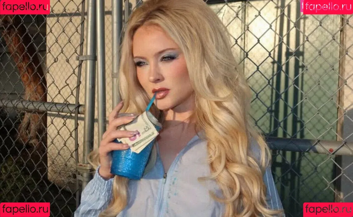 Zara Larsson / zaralarsson Onlyfans Photo Gallery 