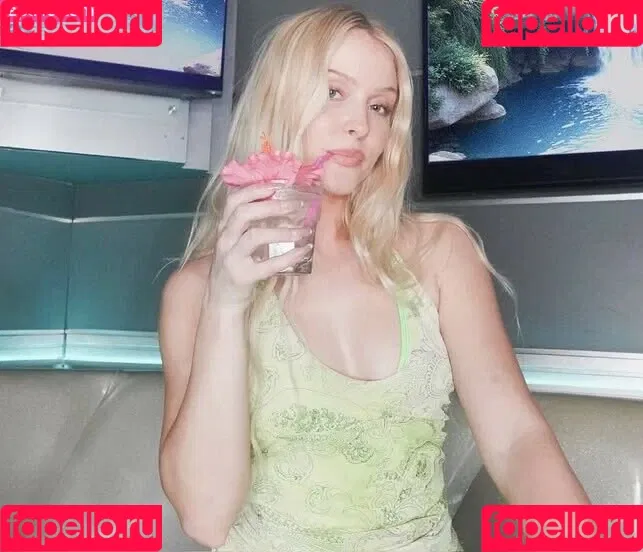 Zara Larsson / zaralarsson Onlyfans Photo Gallery 