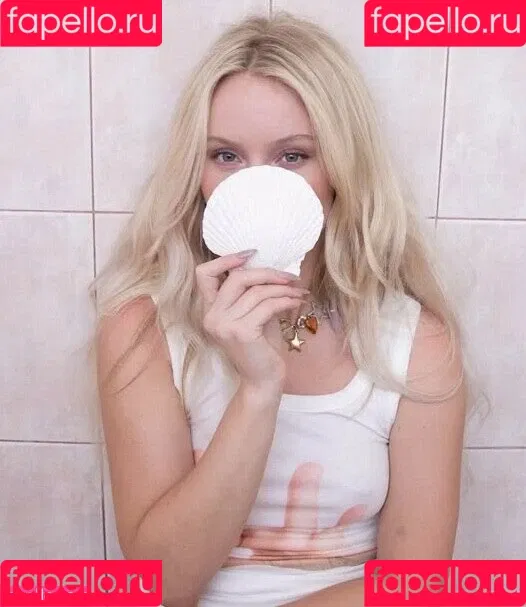 Zara Larsson / zaralarsson Onlyfans Photo Gallery 