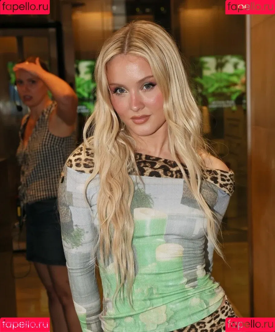 Zara Larsson / zaralarsson Onlyfans Photo Gallery 