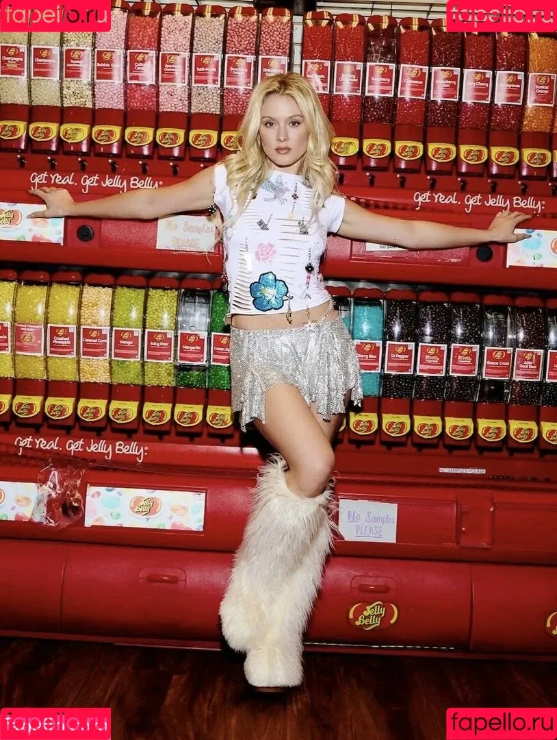 Zara Larsson / zaralarsson Onlyfans Photo Gallery 