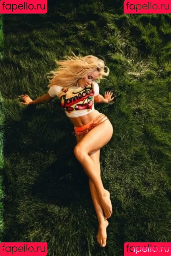 Zara Larsson / zaralarsson Onlyfans Photo Gallery 