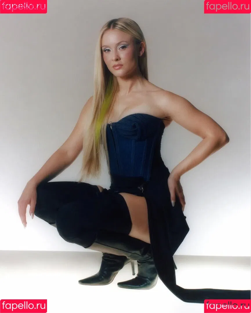 Zara Larsson / zaralarsson Onlyfans Photo Gallery 