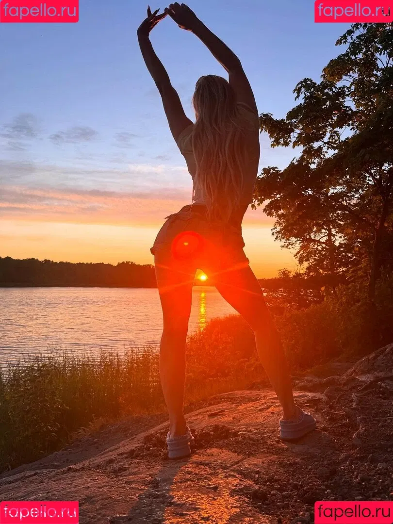 Zara Larsson / zaralarsson Onlyfans Photo Gallery 