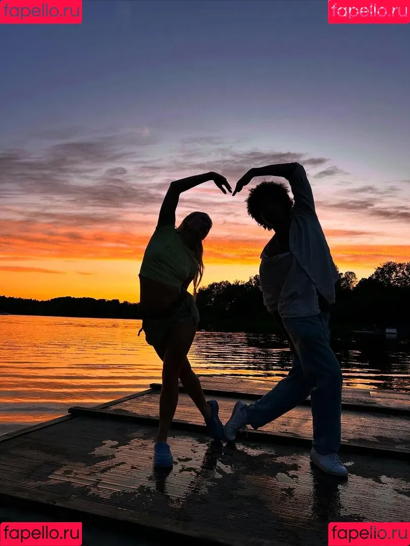 Zara Larsson / zaralarsson Onlyfans Photo Gallery 