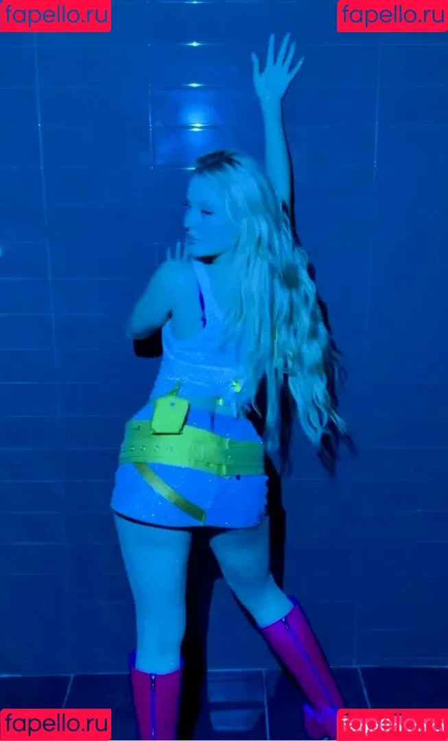 Zara Larsson / zaralarsson Onlyfans Photo Gallery 