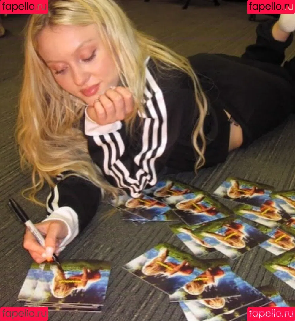 Zara Larsson / zaralarsson Onlyfans Photo Gallery 
