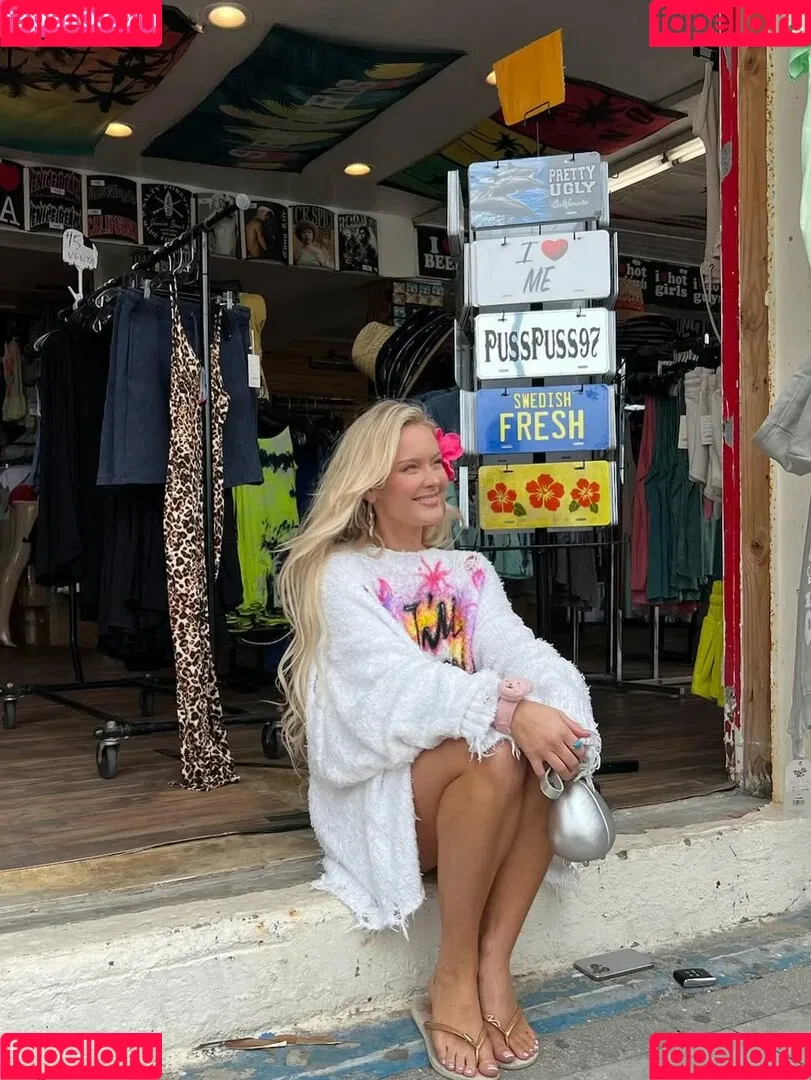 Zara Larsson / zaralarsson Onlyfans Photo Gallery 
