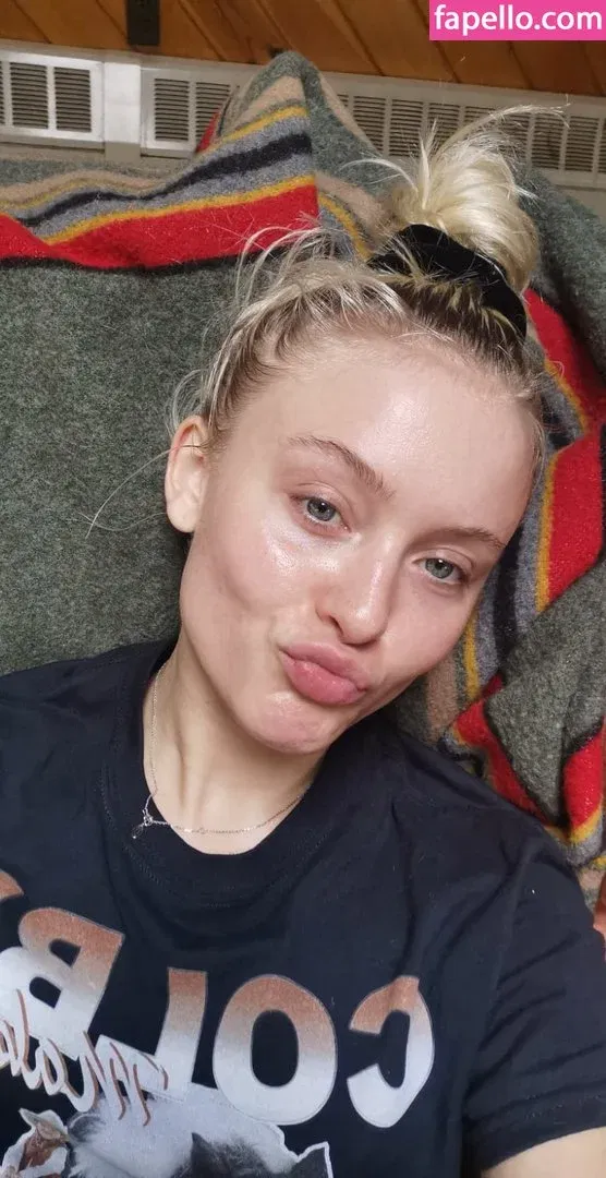 Zara Larsson / zaralarsson Onlyfans Photo Gallery 