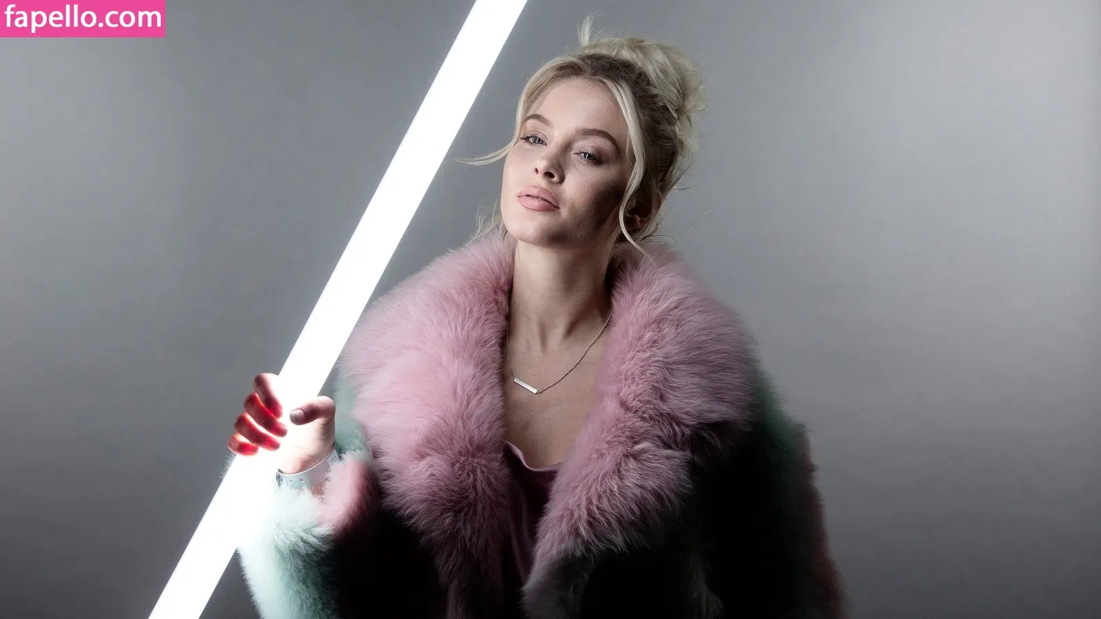Zara Larsson / zaralarsson Onlyfans Photo Gallery 