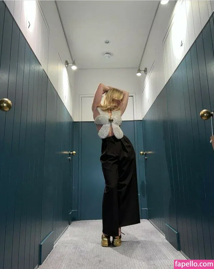 Zara Larsson / zaralarsson Onlyfans Photo Gallery 