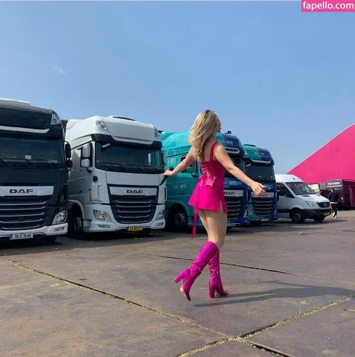 Zara Larsson / zaralarsson Onlyfans Photo Gallery 