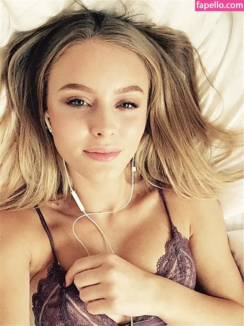 Zara Larsson / zaralarsson Onlyfans Photo Gallery 