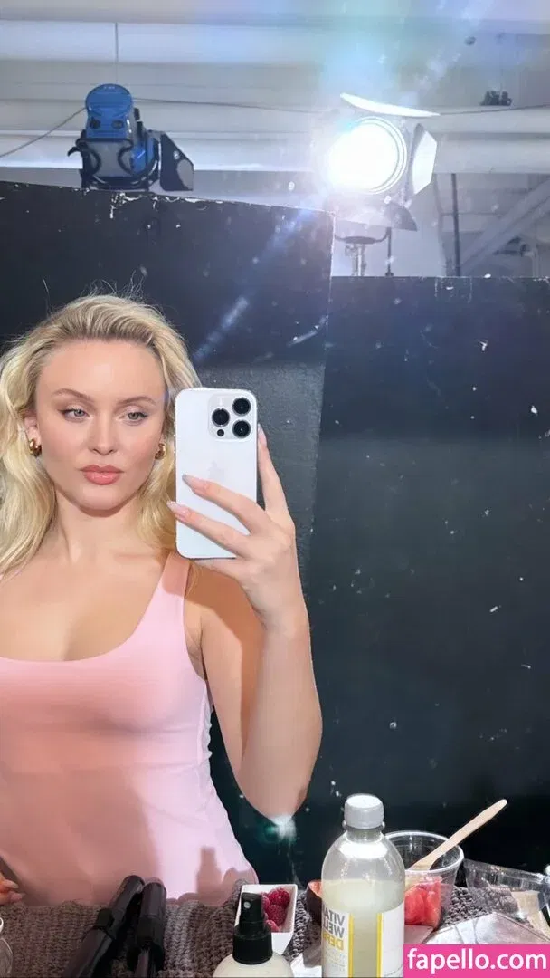 Zara Larsson / zaralarsson Onlyfans Photo Gallery 