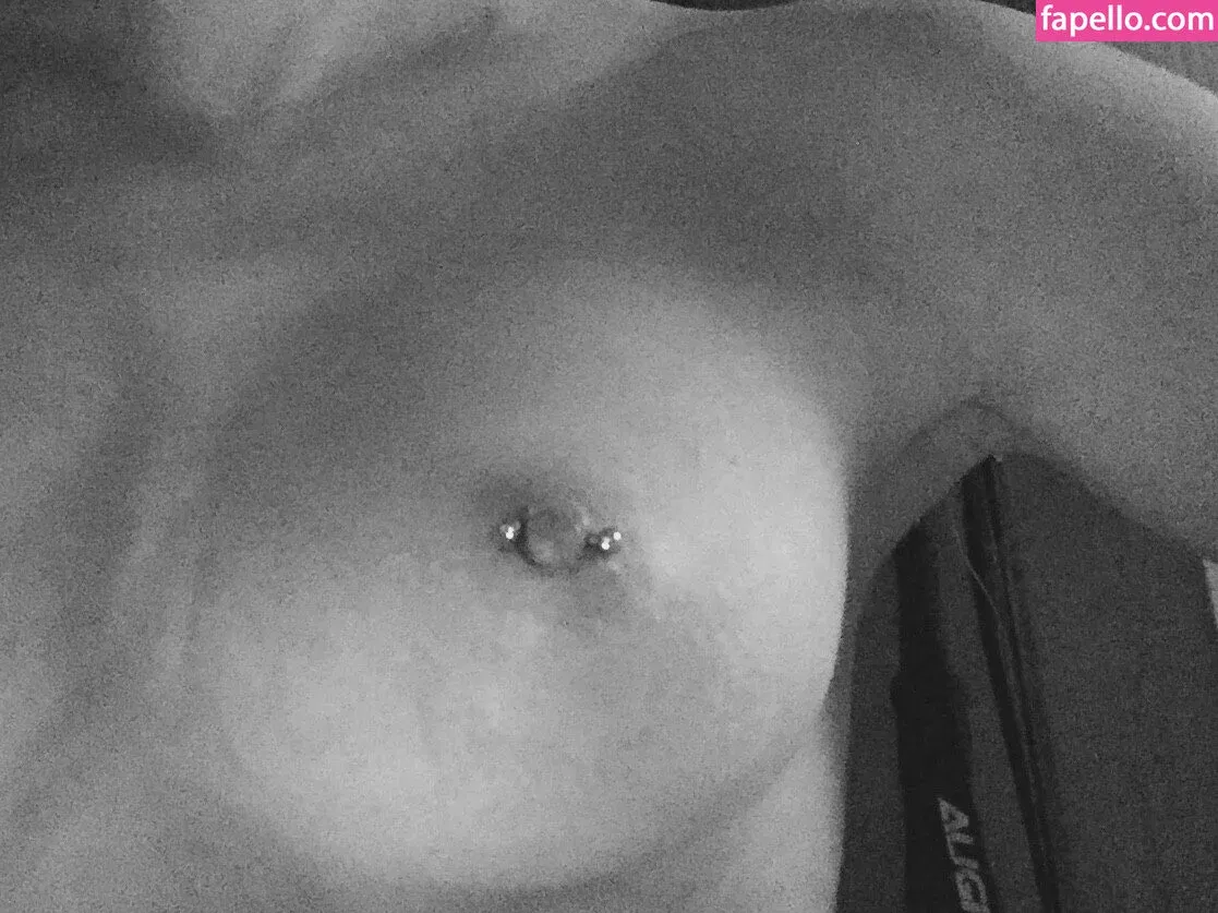 Zara Larsson / zaralarsson Onlyfans Photo Gallery 