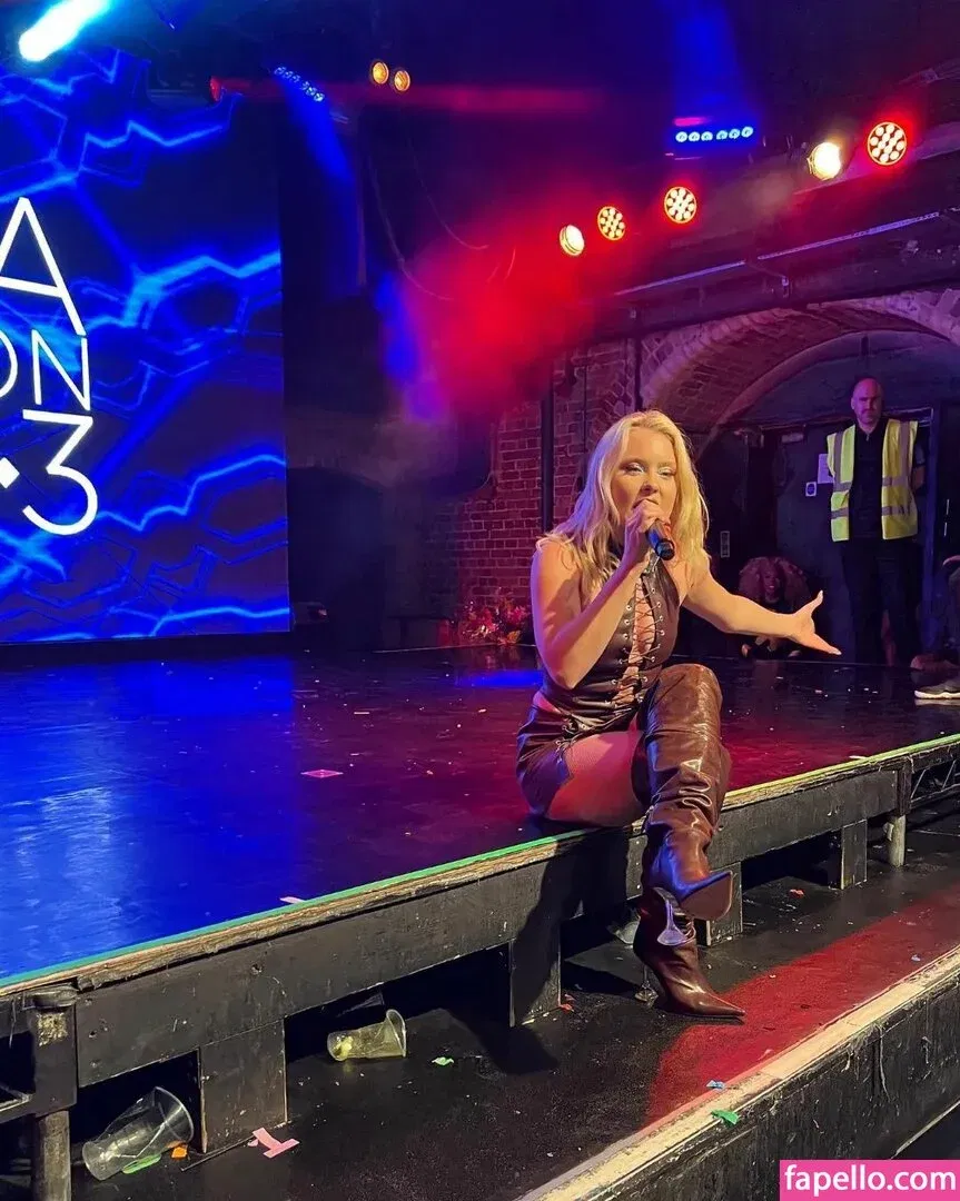 Zara Larsson / zaralarsson Onlyfans Photo Gallery 