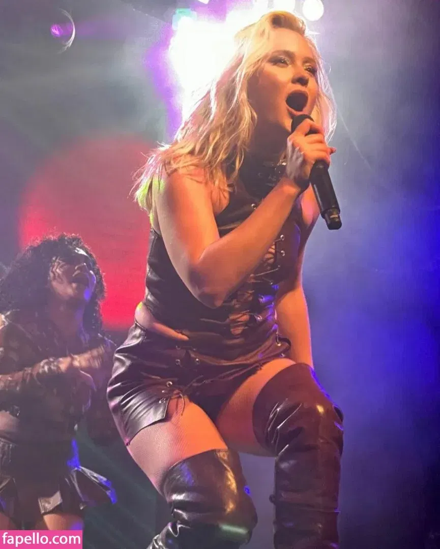 Zara Larsson / zaralarsson Onlyfans Photo Gallery 