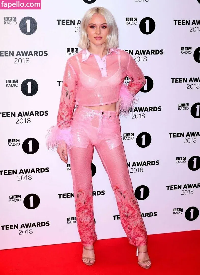 Zara Larsson / zaralarsson Onlyfans Photo Gallery 