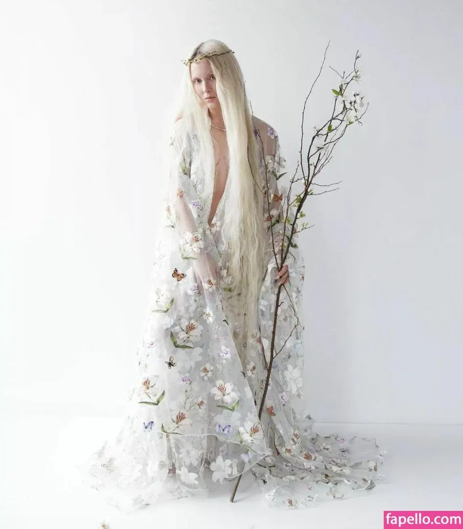 Zara Larsson / zaralarsson Onlyfans Photo Gallery 