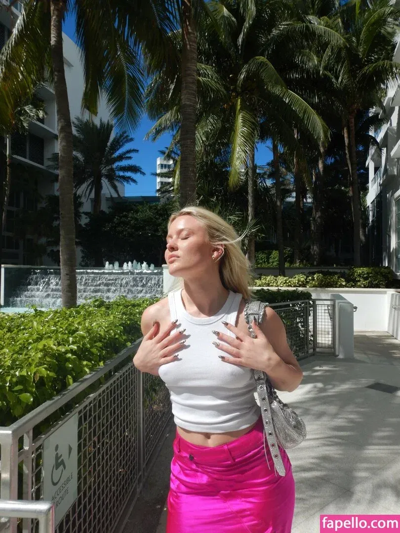 Zara Larsson / zaralarsson Onlyfans Photo Gallery 