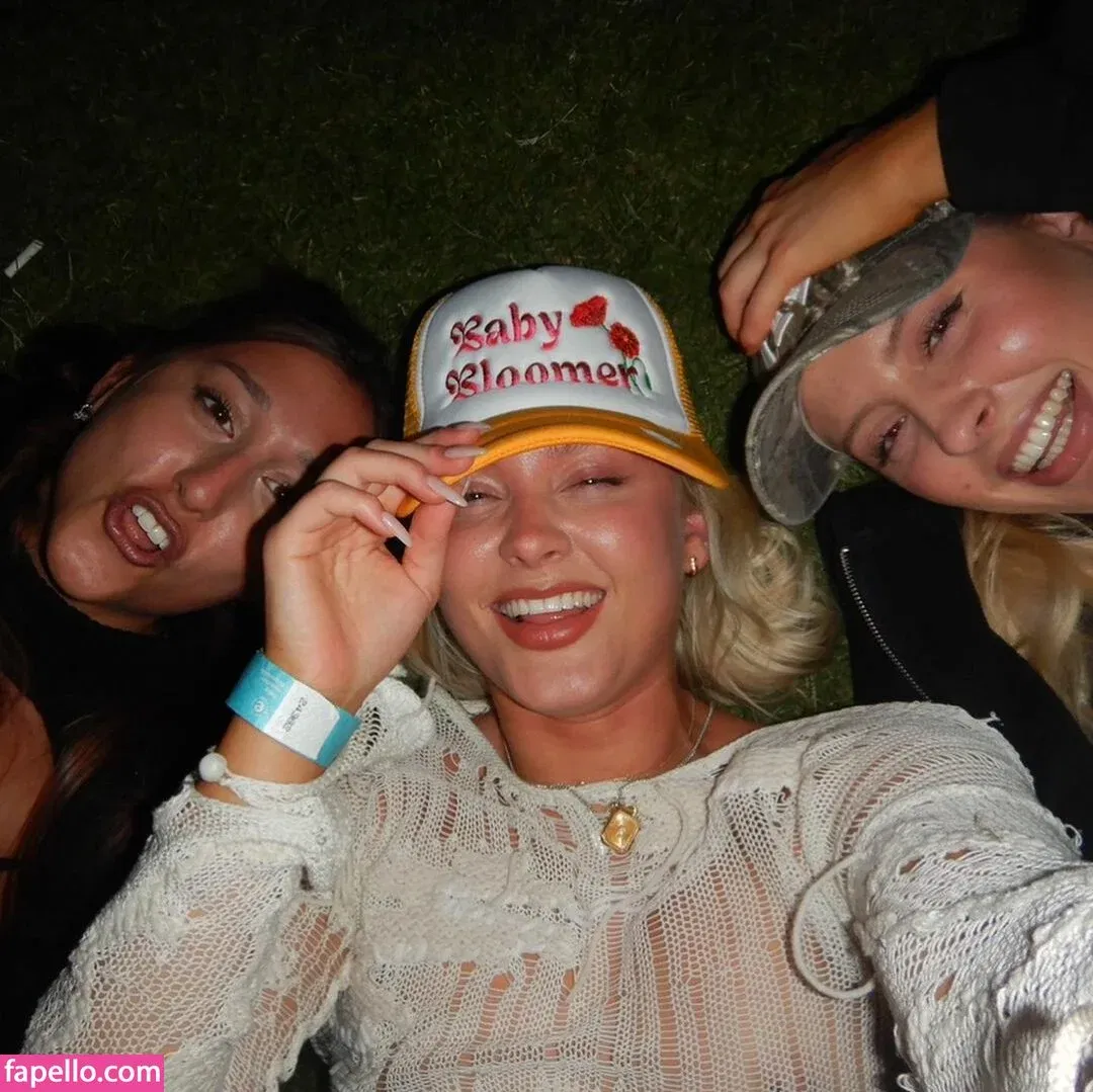 Zara Larsson / zaralarsson Onlyfans Photo Gallery 