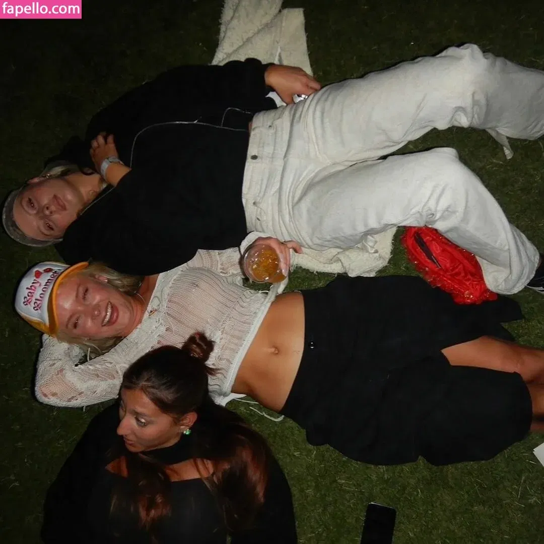 Zara Larsson / zaralarsson Onlyfans Photo Gallery 