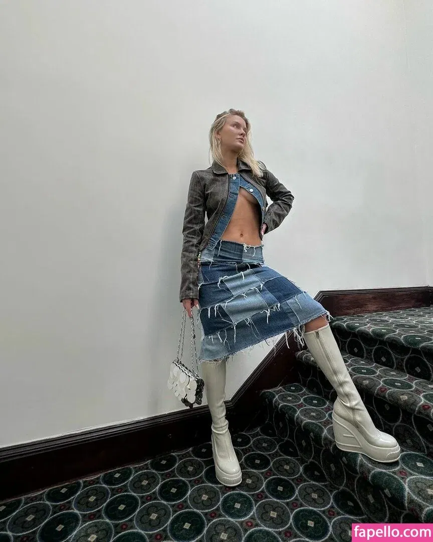 Zara Larsson / zaralarsson Onlyfans Photo Gallery 