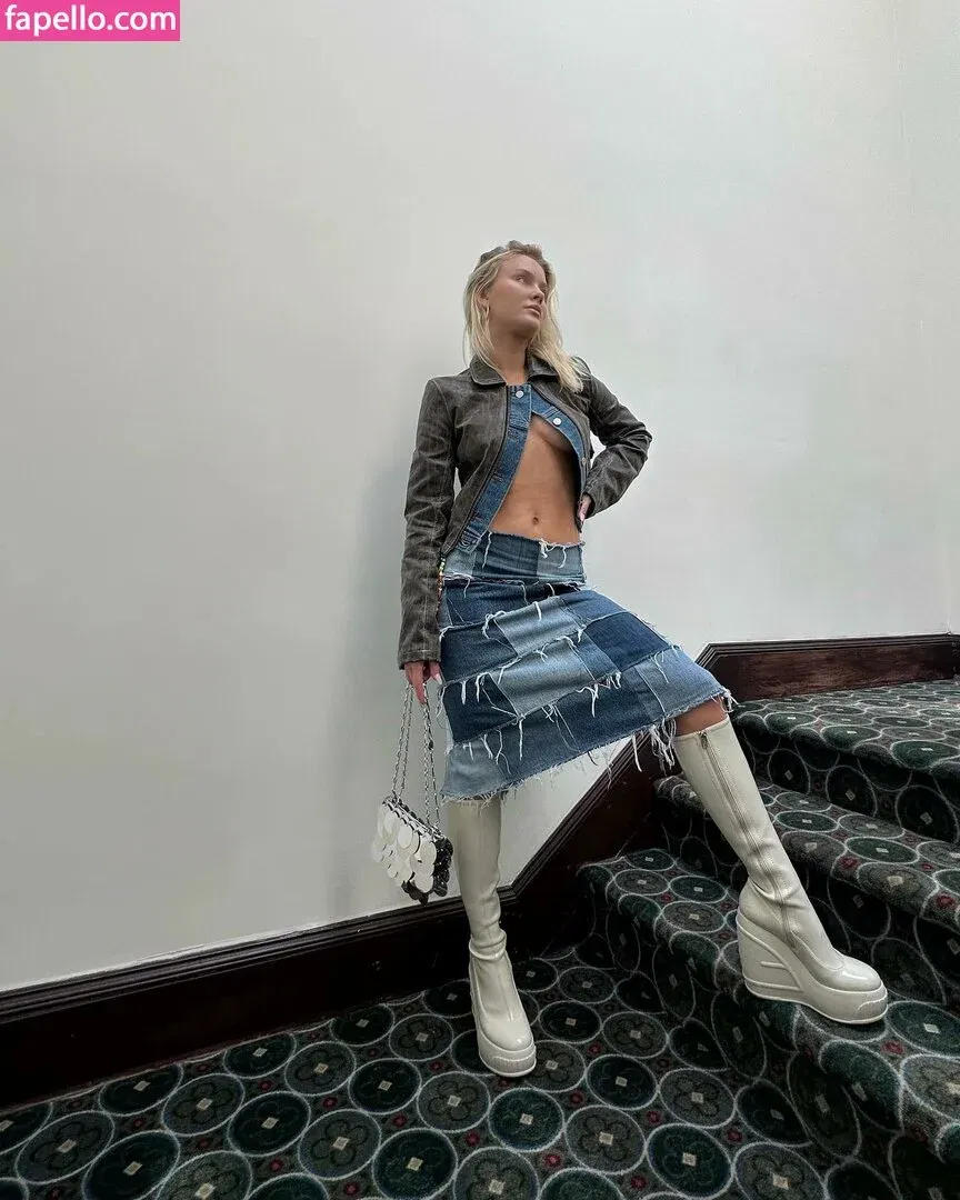 Zara Larsson / zaralarsson Onlyfans Photo Gallery 