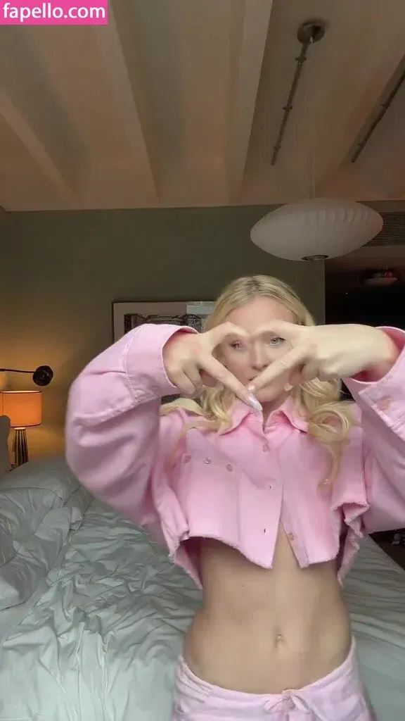 Zara Larsson / zaralarsson Onlyfans Photo Gallery 