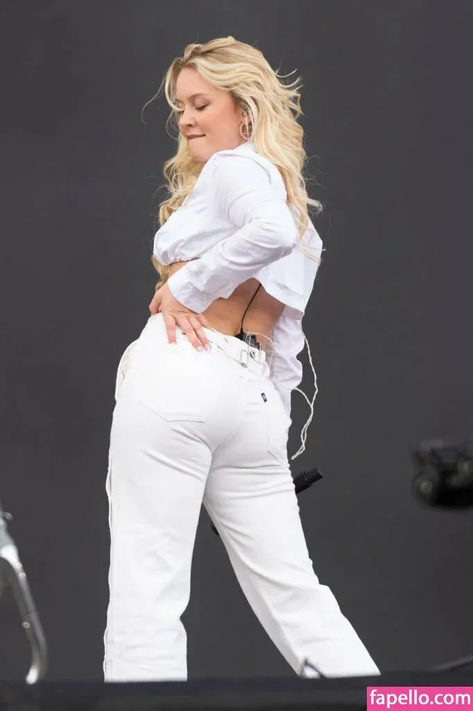 Zara Larsson / zaralarsson Onlyfans Photo Gallery 