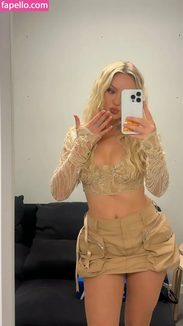 Zara Larsson / zaralarsson Onlyfans Photo Gallery 