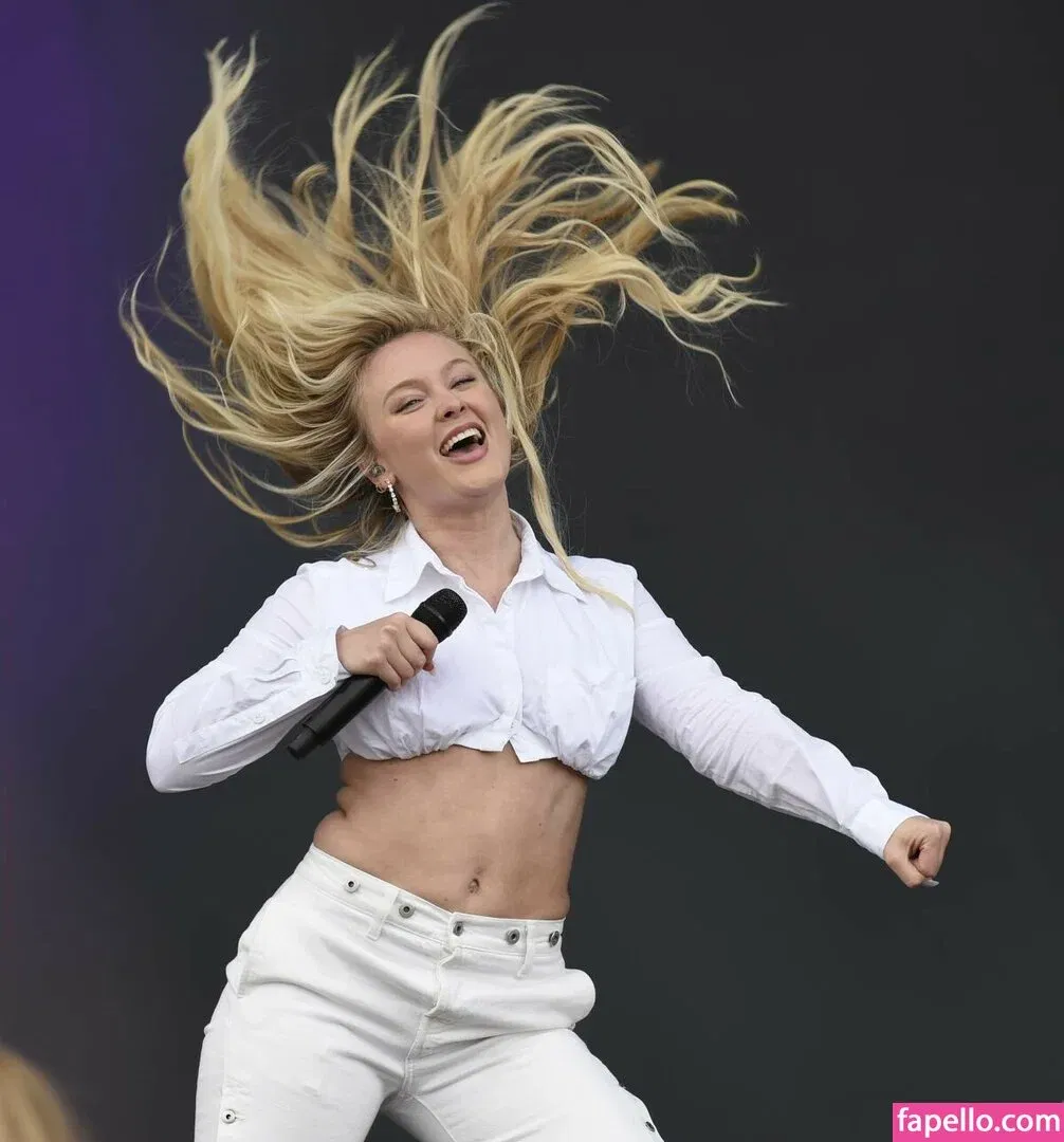 Zara Larsson / zaralarsson Onlyfans Photo Gallery 