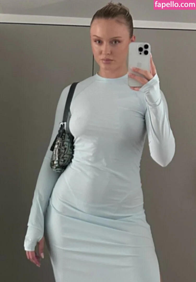 Zara Larsson / zaralarsson Onlyfans Photo Gallery 