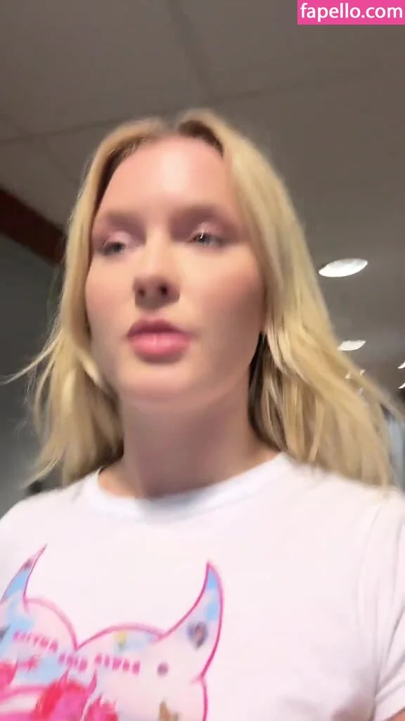 Zara Larsson / zaralarsson Onlyfans Photo Gallery 