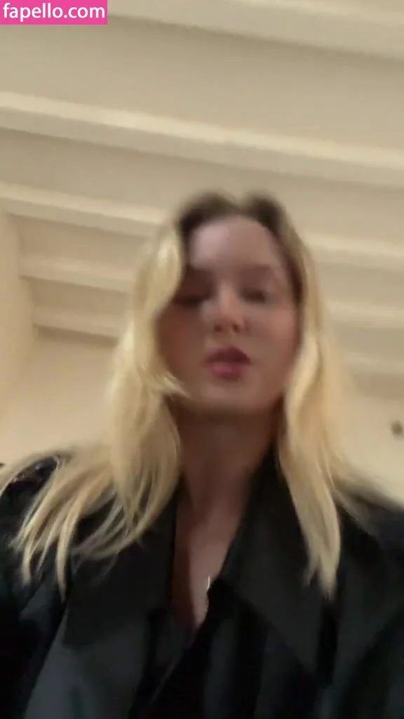 Zara Larsson / zaralarsson Onlyfans Photo Gallery 