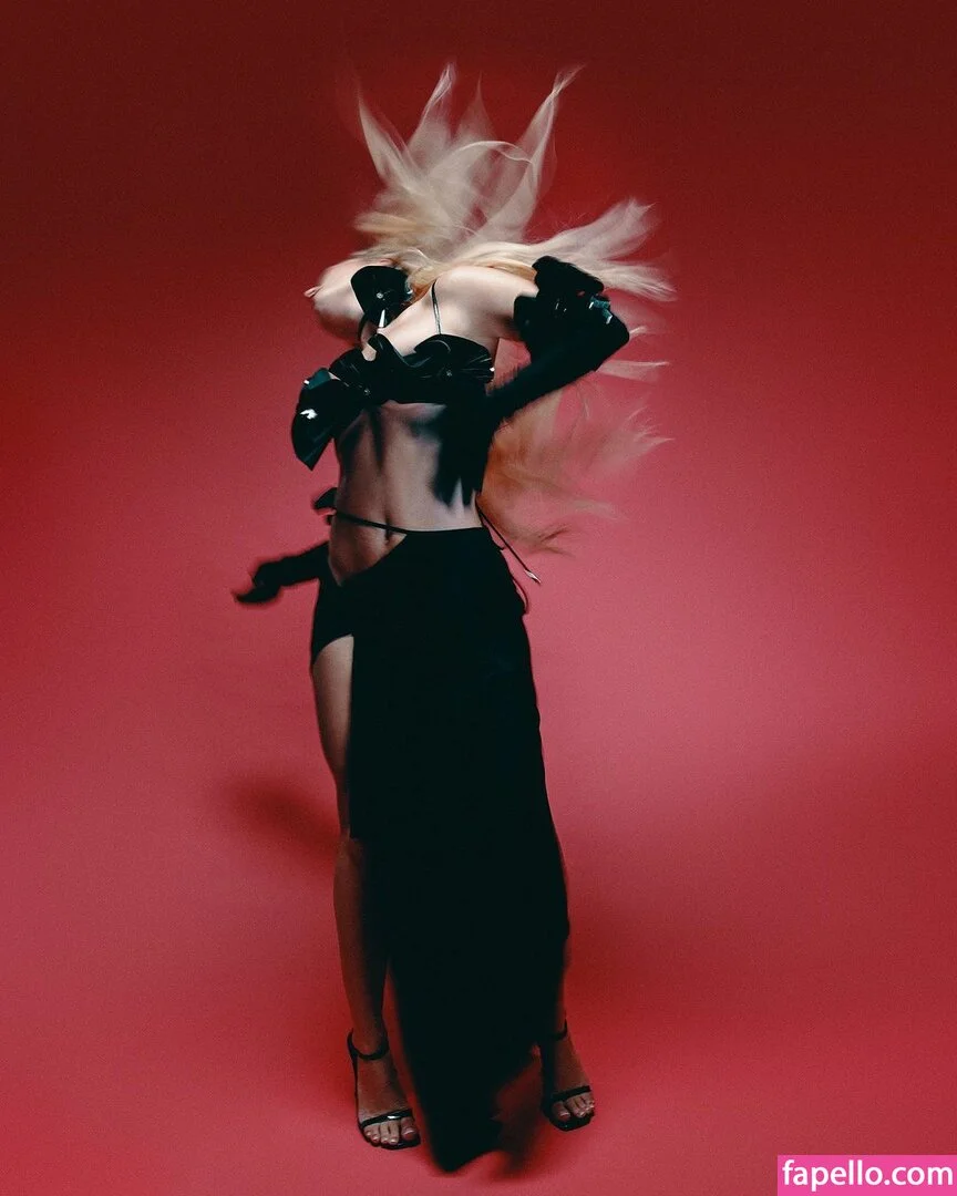 Zara Larsson / zaralarsson Onlyfans Photo Gallery 