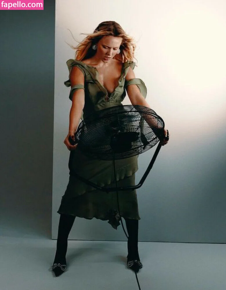 Zara Larsson / zaralarsson Onlyfans Photo Gallery 