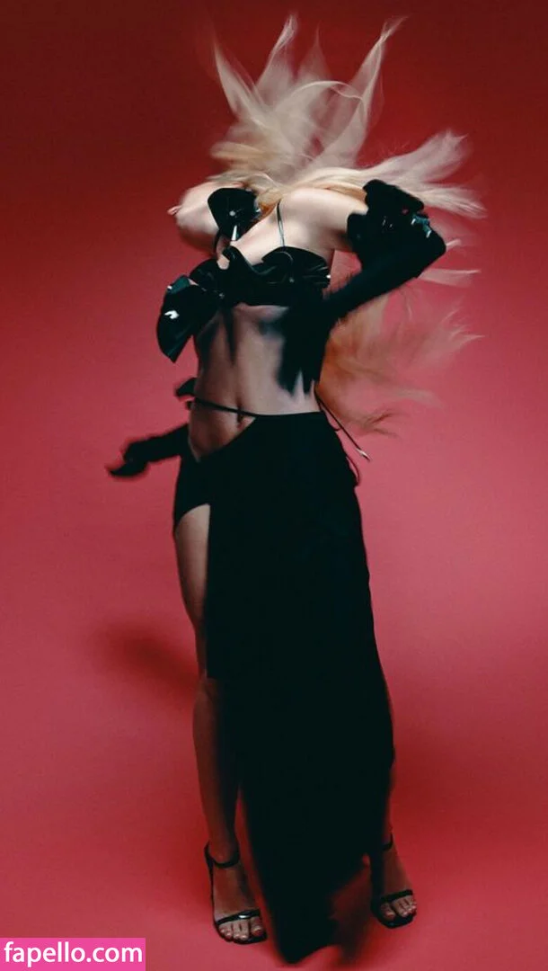 Zara Larsson / zaralarsson Onlyfans Photo Gallery 