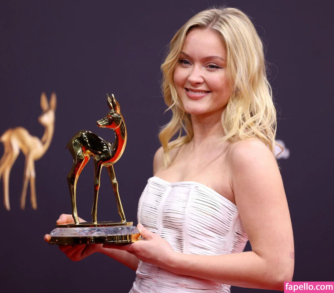 Zara Larsson / zaralarsson Onlyfans Photo Gallery 