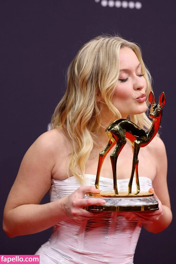 Zara Larsson / zaralarsson Onlyfans Photo Gallery 