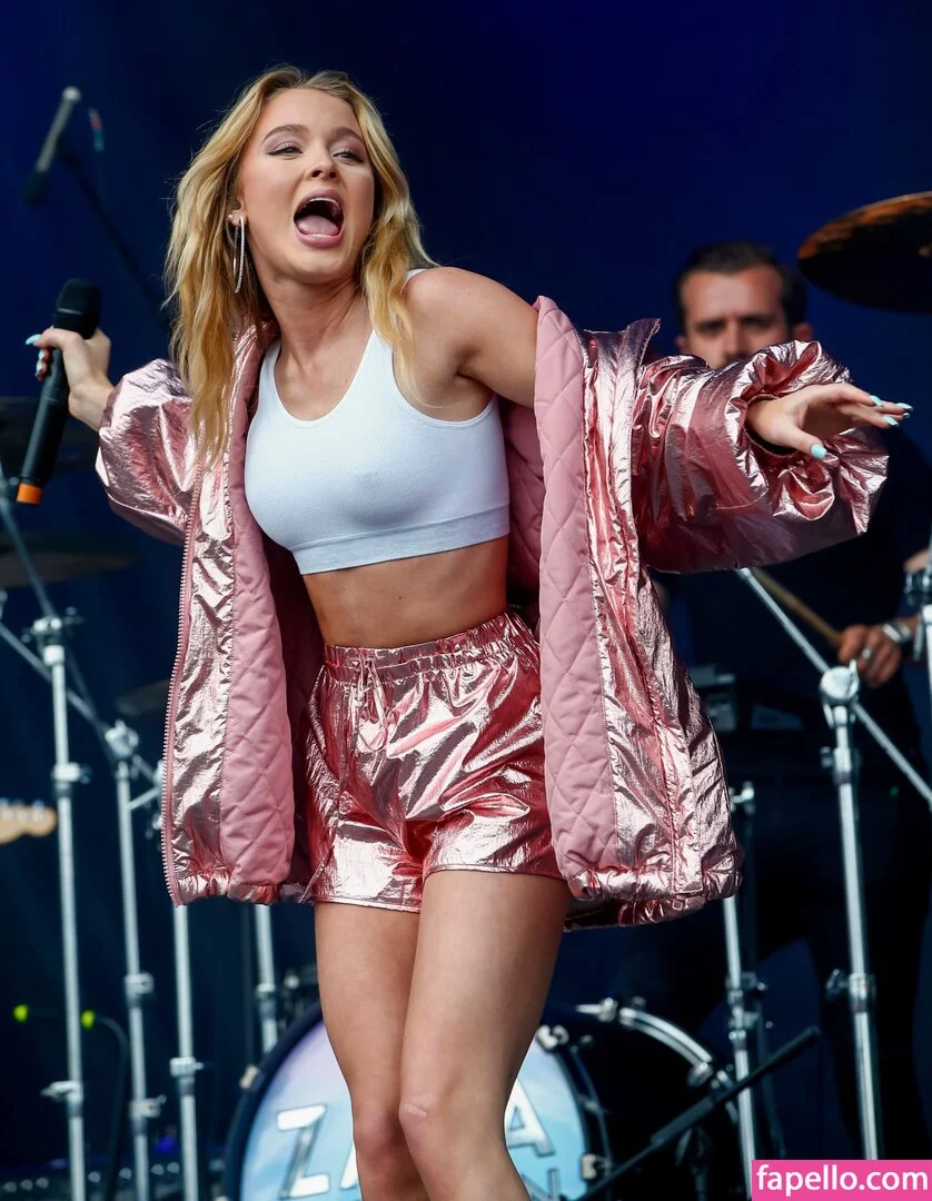 Zara Larsson / zaralarsson Onlyfans Photo Gallery 