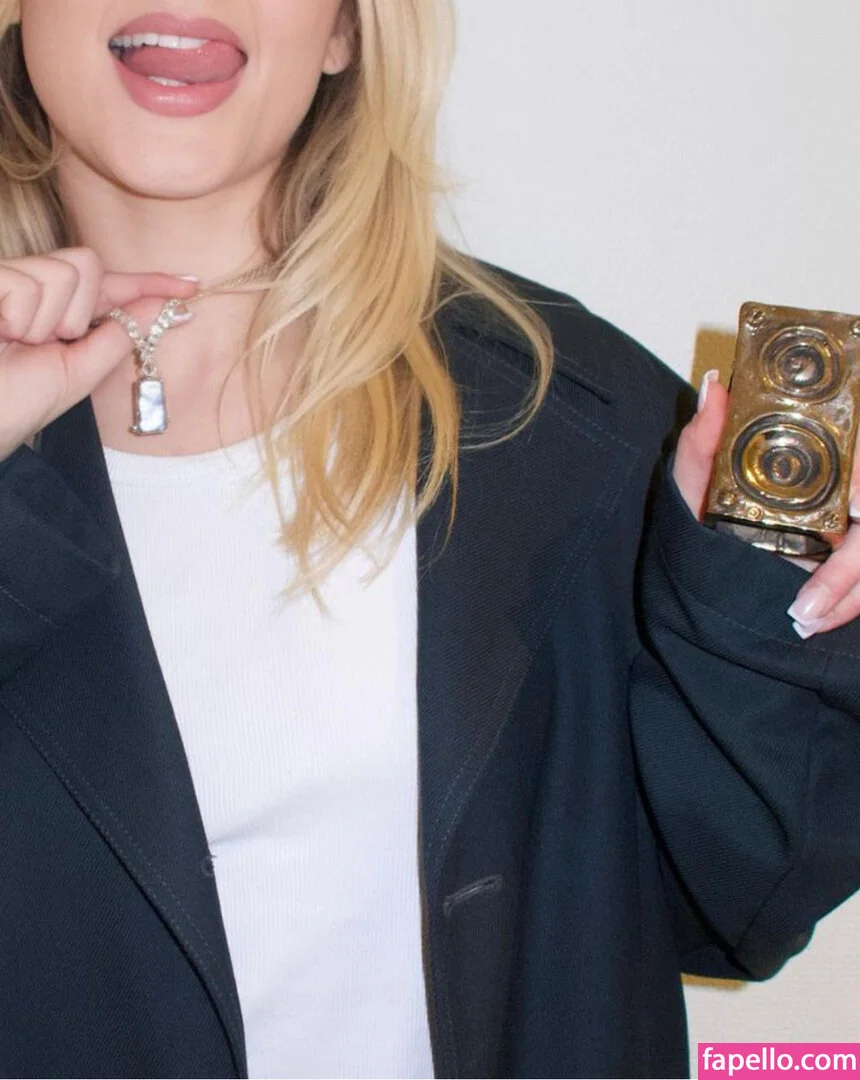 Zara Larsson / zaralarsson Onlyfans Photo Gallery 