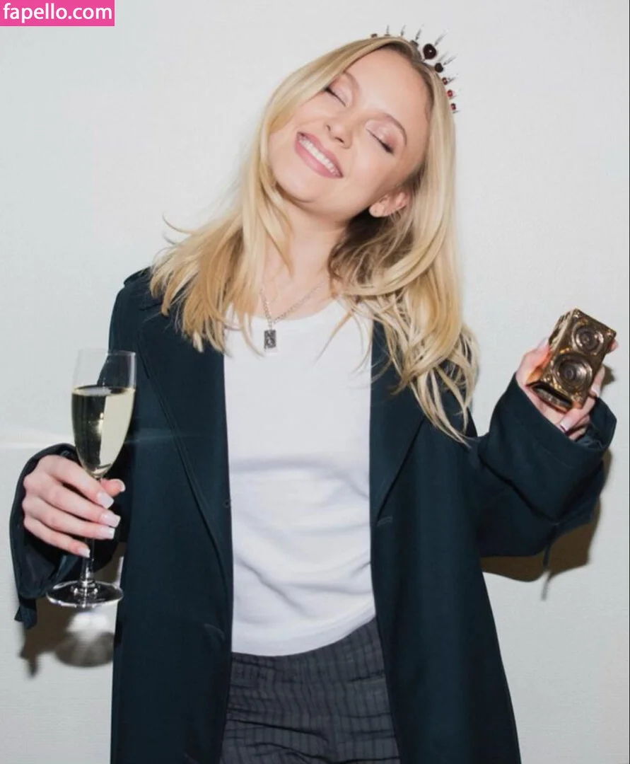 Zara Larsson / zaralarsson Onlyfans Photo Gallery 