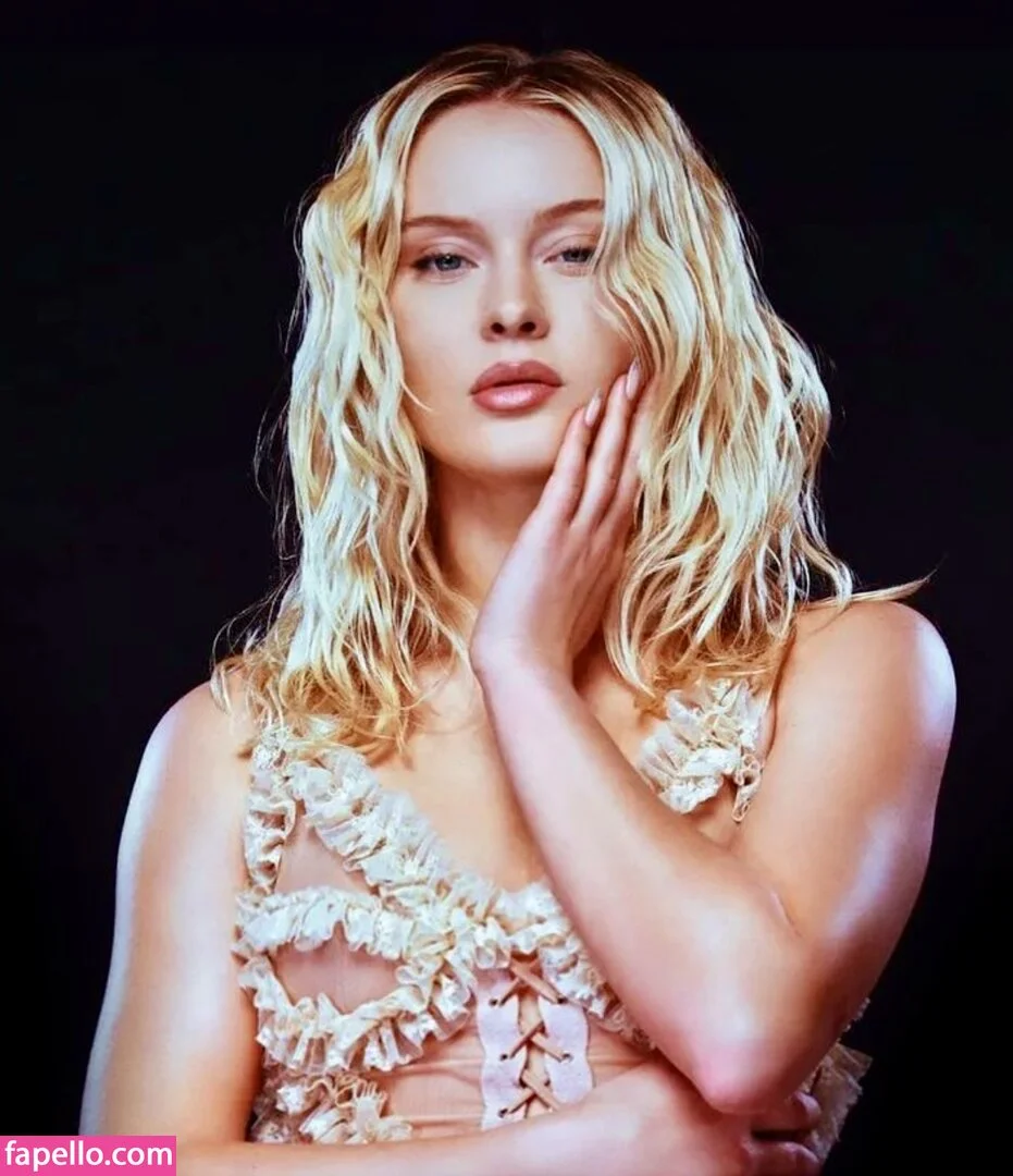 Zara Larsson / zaralarsson Onlyfans Photo Gallery 