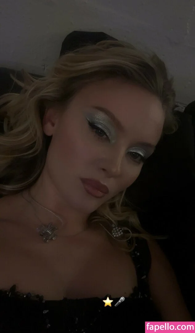 Zara Larsson / zaralarsson Onlyfans Photo Gallery 