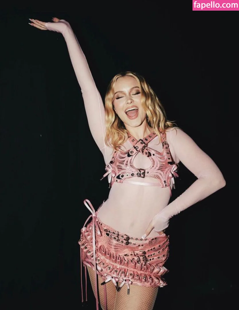 Zara Larsson / zaralarsson Onlyfans Photo Gallery 